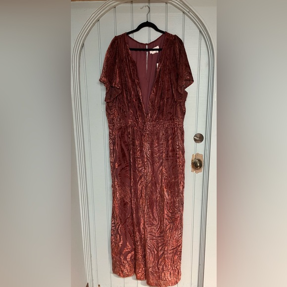 Anthropologie A+ Somerset Jumpsuit Velvet
Burnout Edition Flare Rusty Wine Pink - Picture 7 of 9